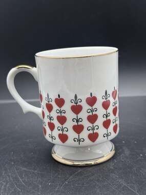 Vintage Relpo Japan Fleur De Lis Heart Valentines Red Black Gold Mug Cards